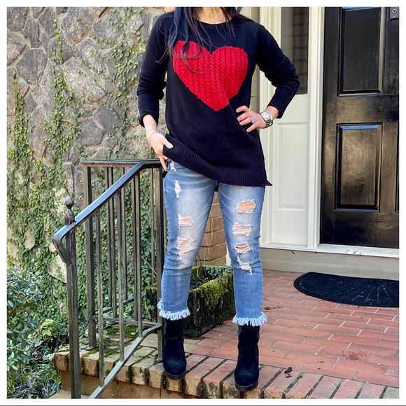 Love ❤️ Heart chic sweater - Picture 10 of 11